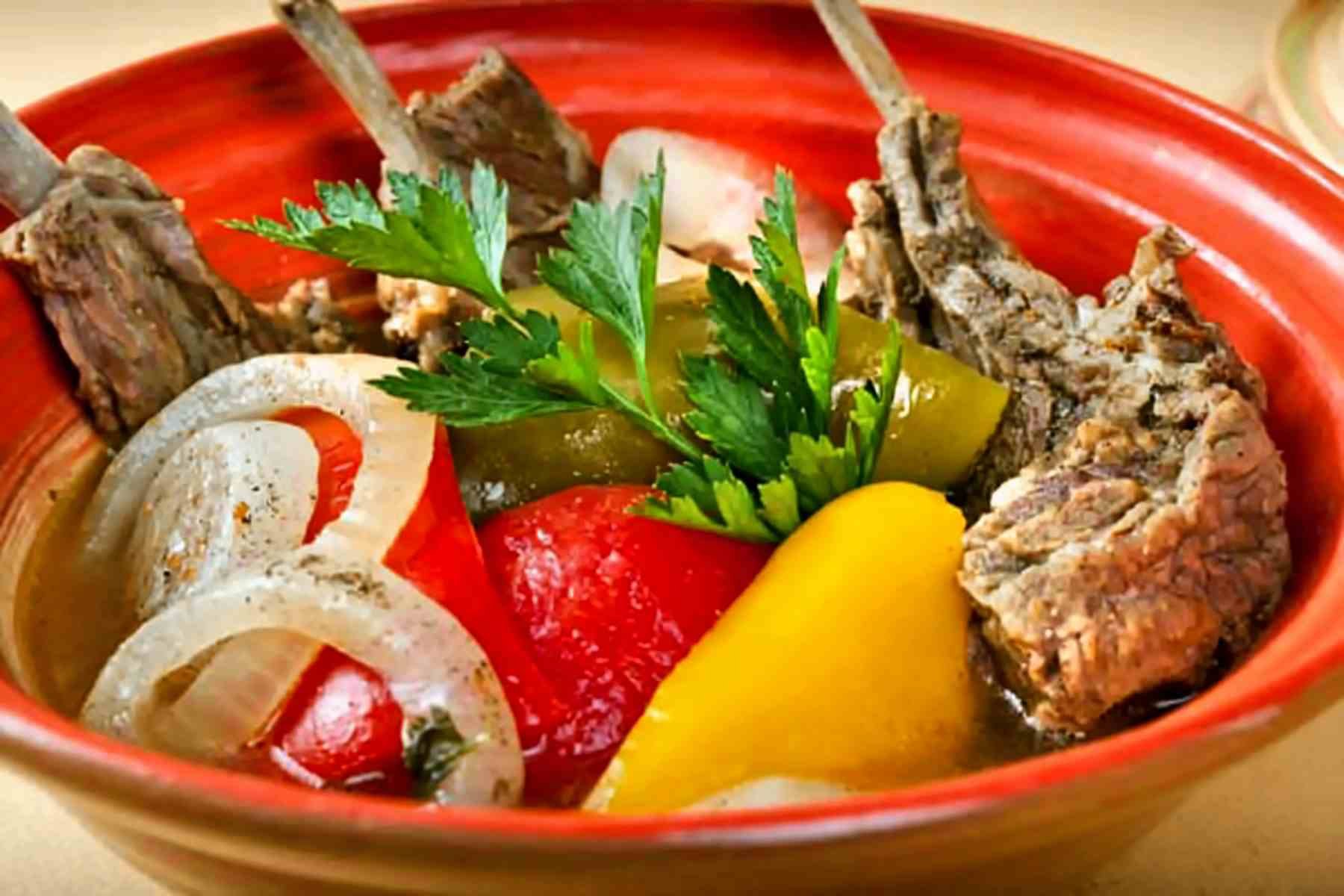 Бугульме блюдо. Грузинский суп Хашлама. Хашлама из телятины. Армянская кухня Хашлама. Хашлама Ингредиенты.