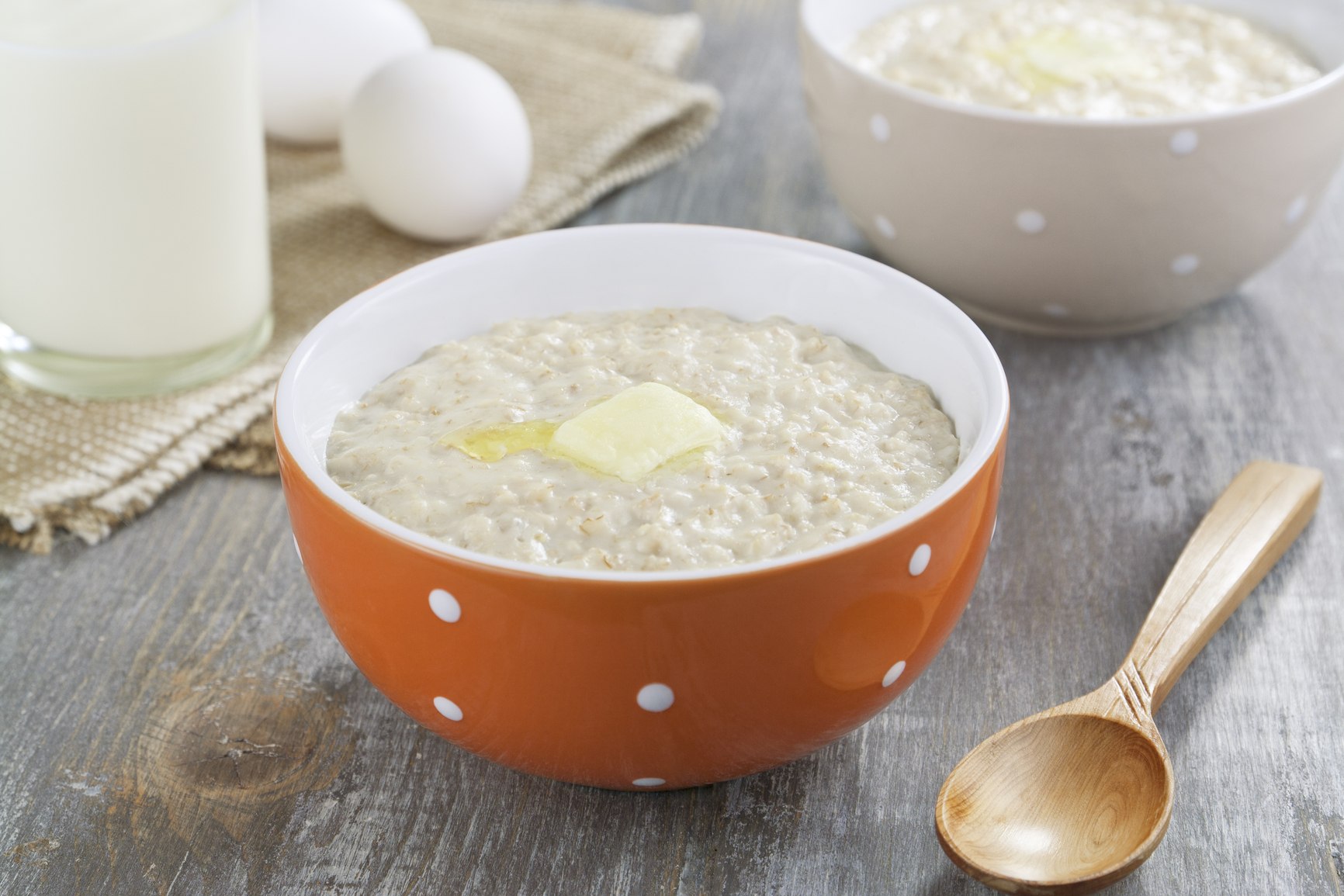 Каша с маслом. Английская каша поридж. Овсяный поридж. Porridge (овсяная каша). Каша овсяная с маслом.