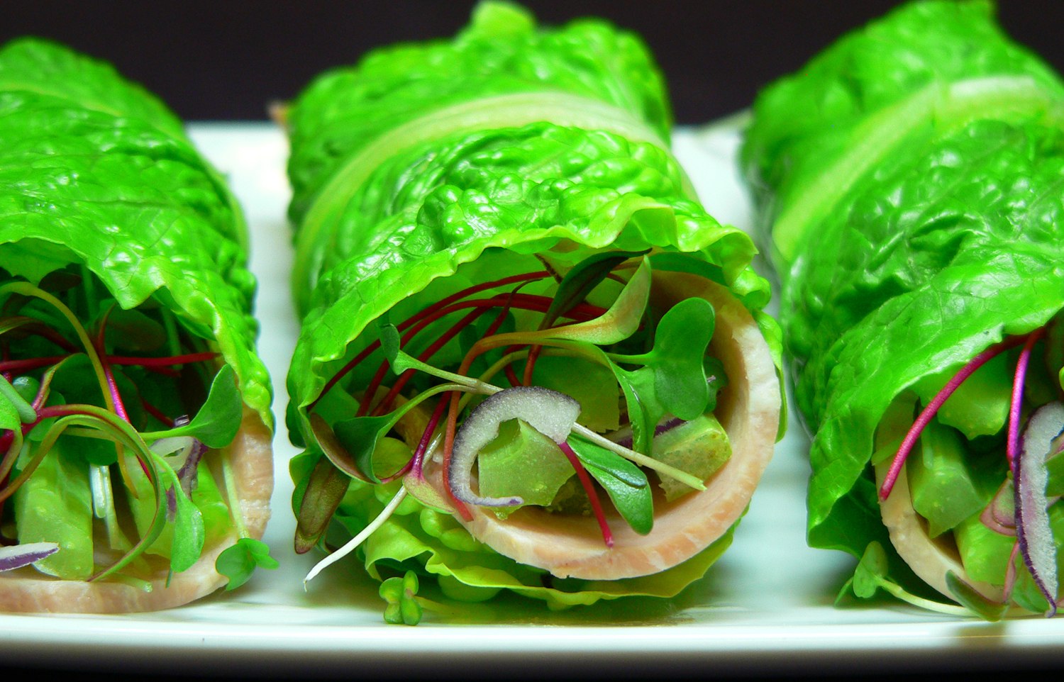 Холодные овощные закуски. Закуски из овощей. Сложные закуски из овощей. Закуска в салатном листе. Холодные блюда из овощей.