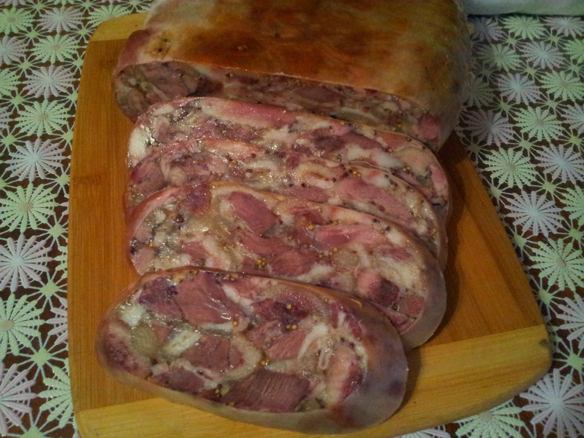 Рулька свиная домашняя колбаса