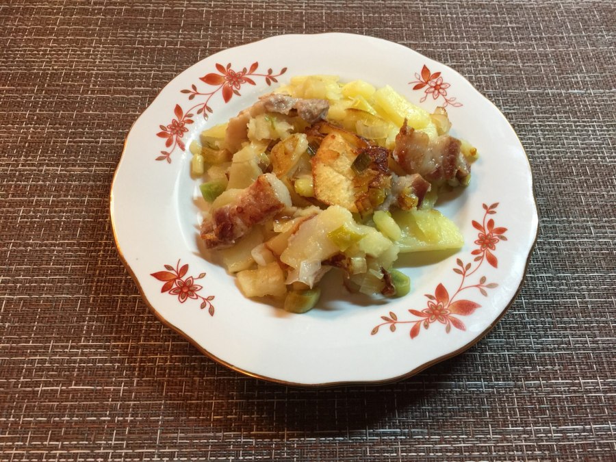 Ребра с картошкой