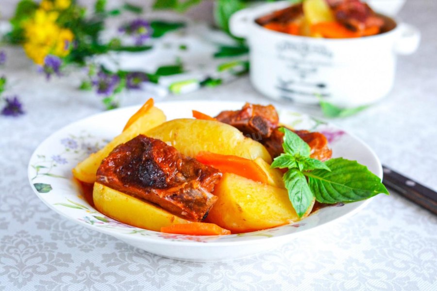 Копчёные рёбрышки с картошкой