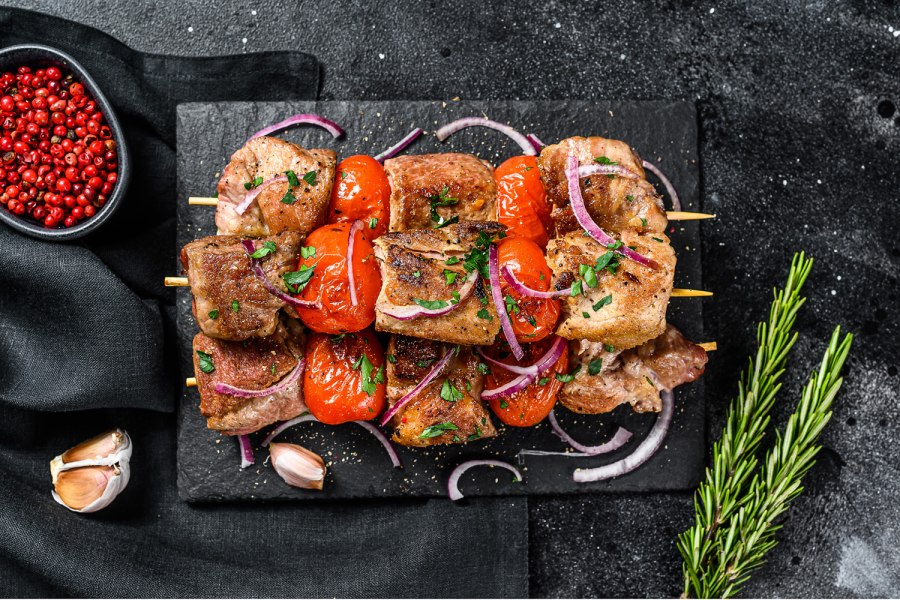 Куриные шашлычки с кисло сладким соусом
