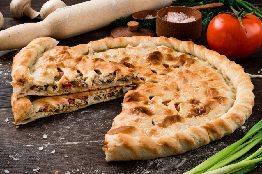 Низкокалорийный пирог с курицей и сыром
