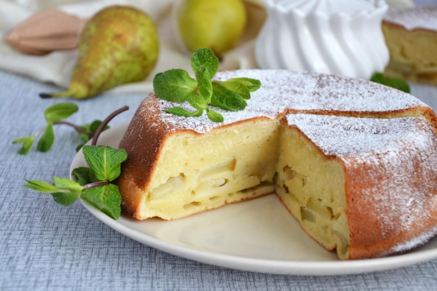 Пирог с грушей и сливочным сыром