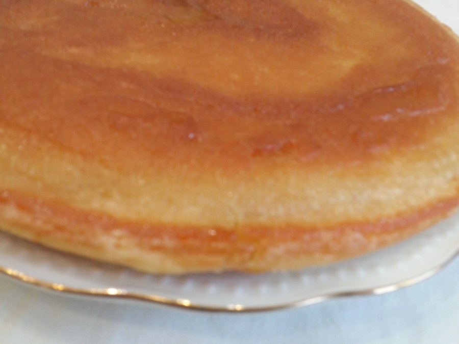 Пирог из манки на сковороде