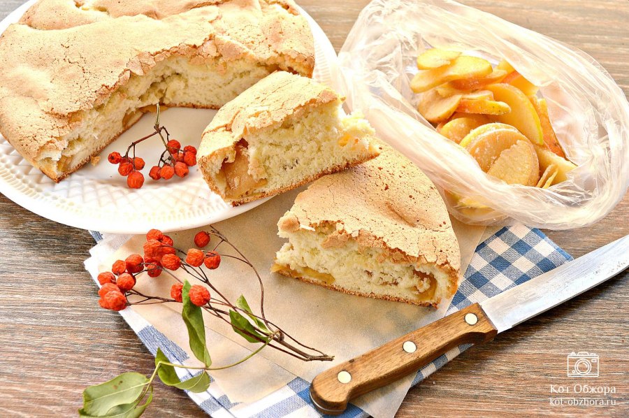 Шарлотка с яблоками