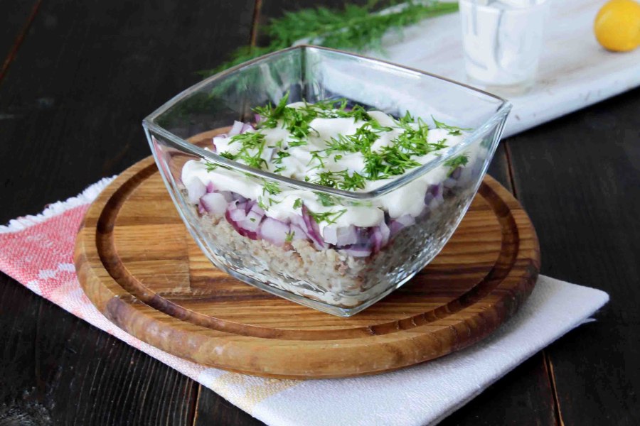 Салат с сардинами
