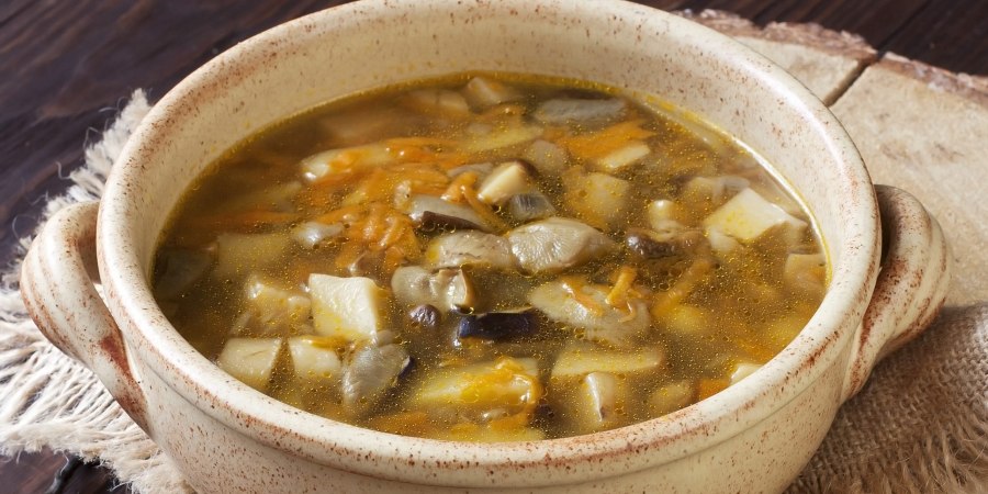 Грибной суп из шампиньонов с картофелем