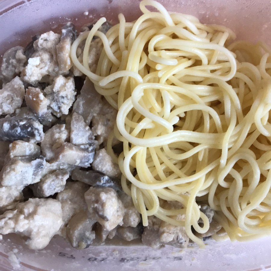 Спагетти с кальмарами и шампиньонами болгарским перцем