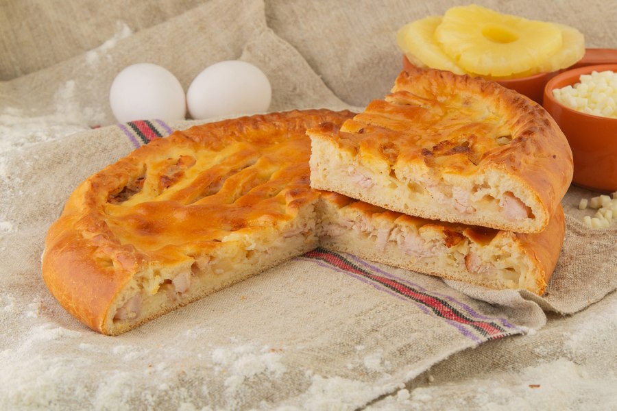 Рыбный пирог с брокколи и горбушей