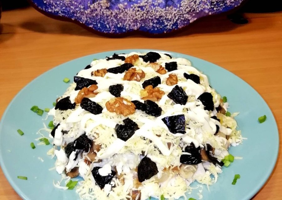 Салат с копченой курицей