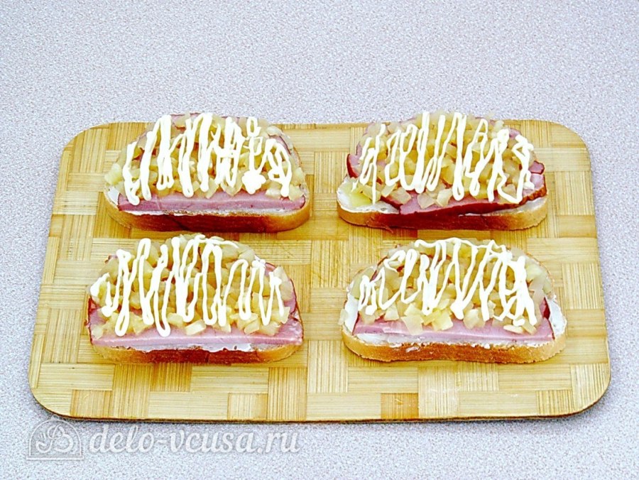 Тост с ананасом