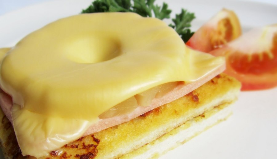 Бутерброды с ананасом и сыром