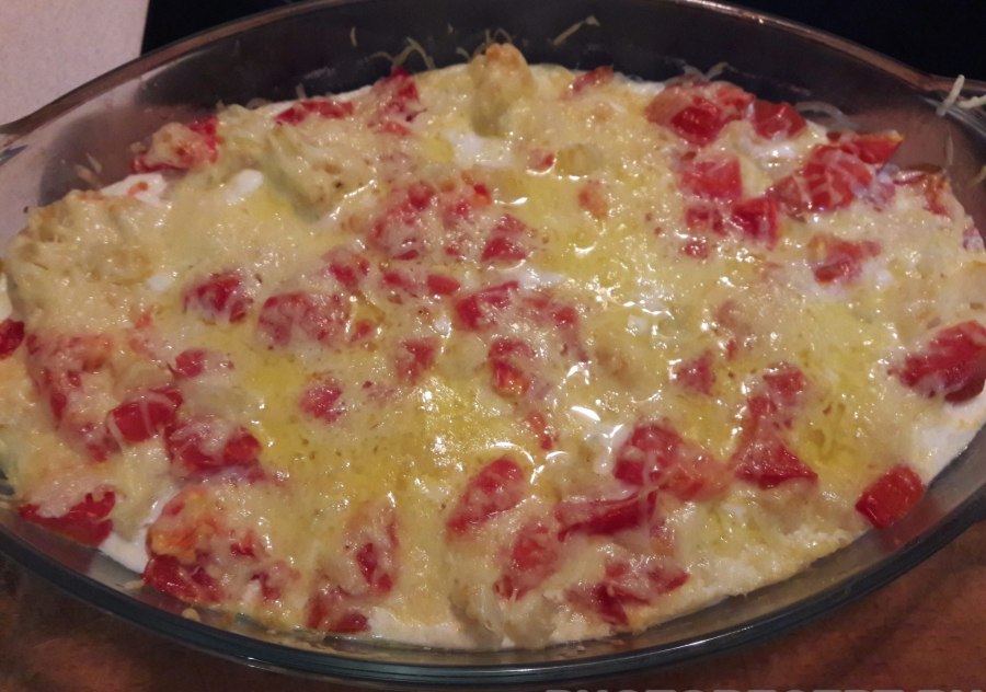 Цветная капуста в духовке с сыром и помидорами