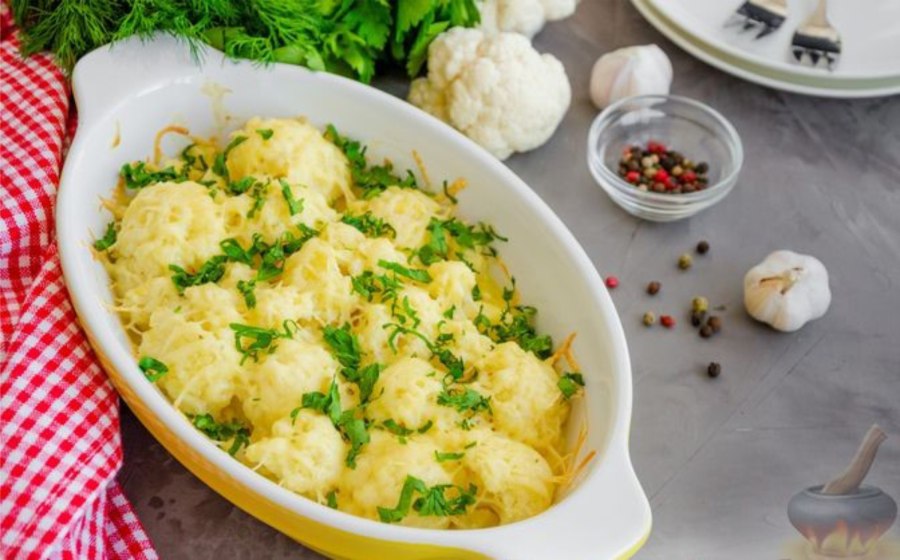 Запеканка из капусты с помидором и сыром