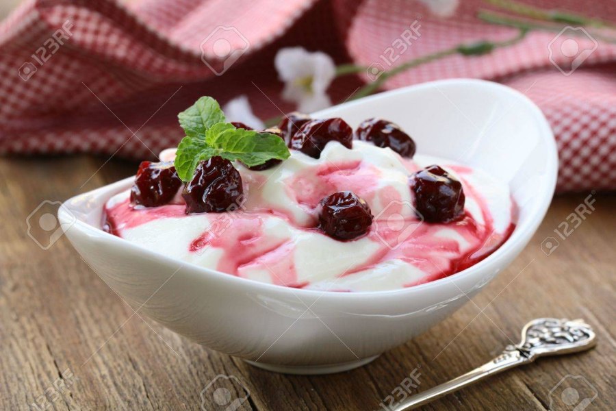 Десерт с вишней