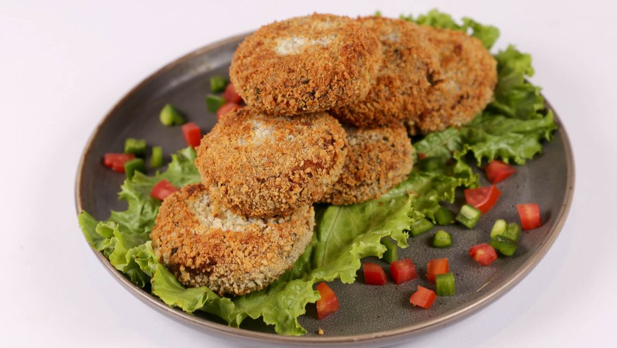 Куриные котлеты с яйцом