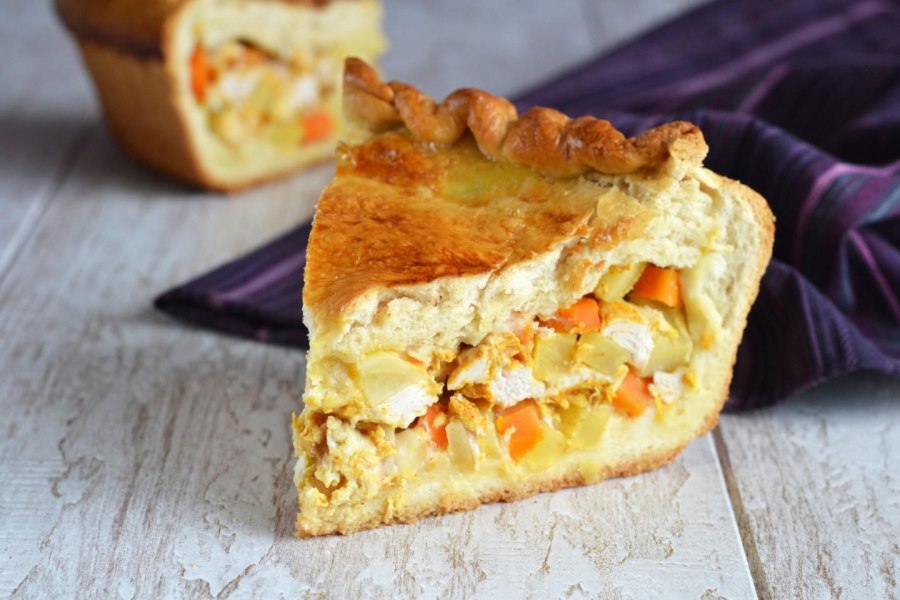 Красивый мясной пирог
