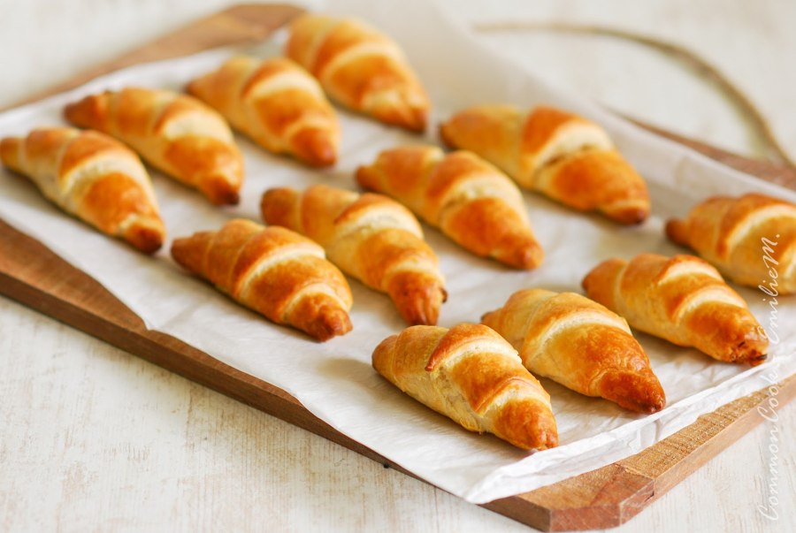 Слойки круассаны