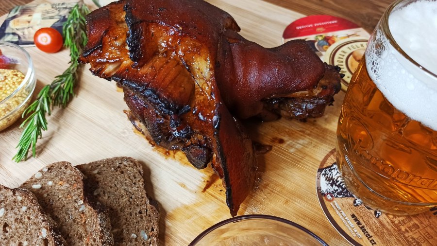 Свиная рулька на гриле Weber