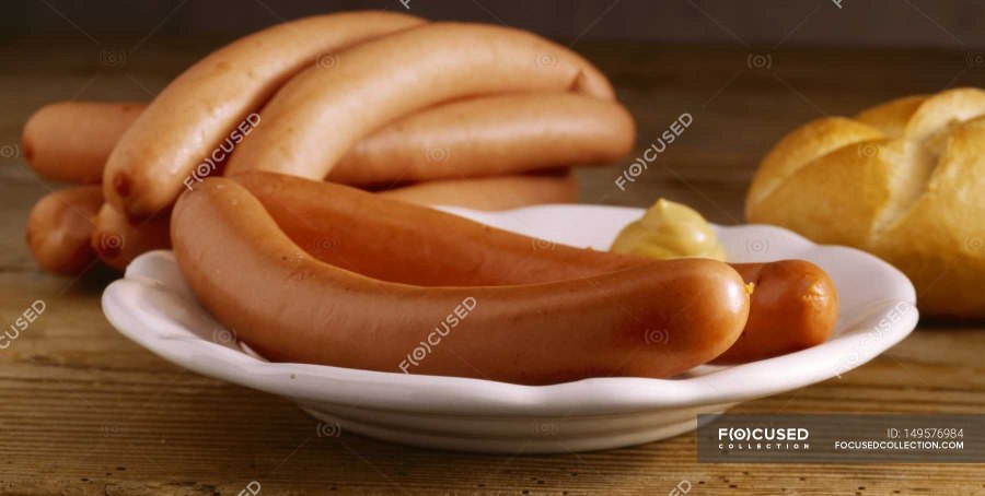 Сардельки с горчичным соусом фирма