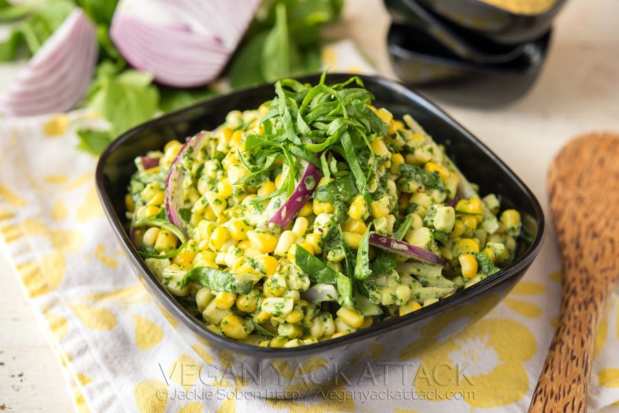 Салат из гороха и кукурузы