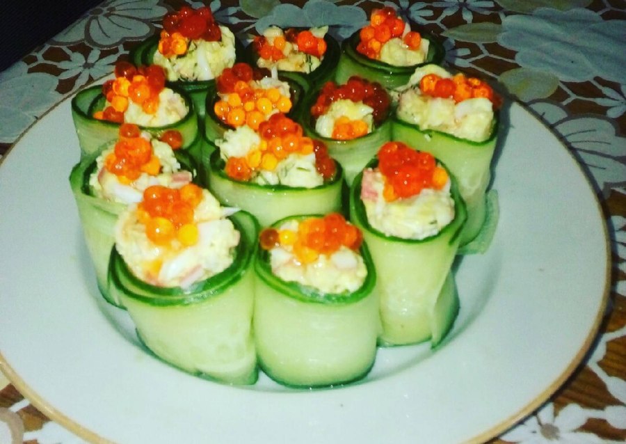 Огуречные роллы с творожным сыром и оливками