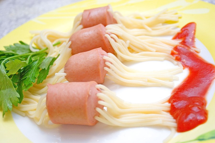 Макароны с сардельками