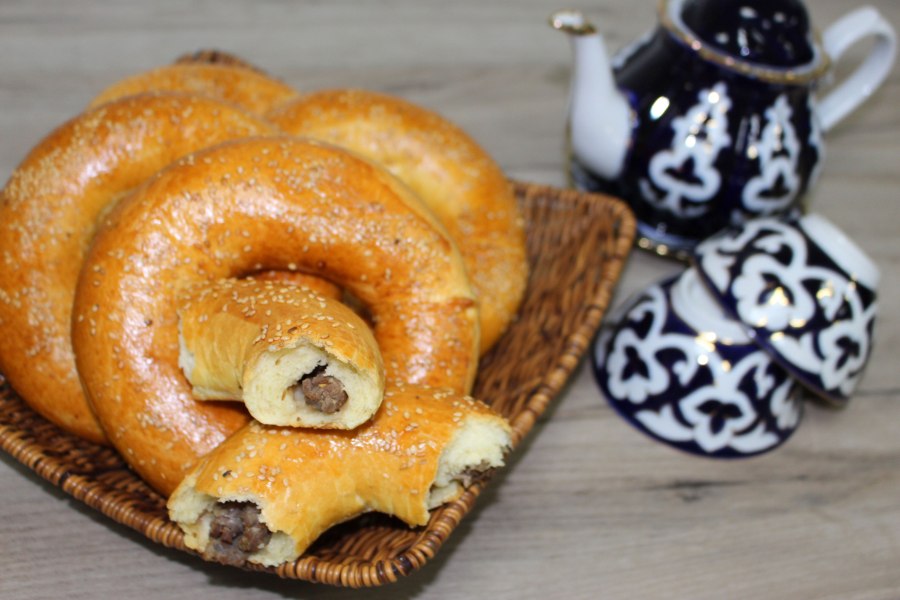Лепешка с мясом узбекская