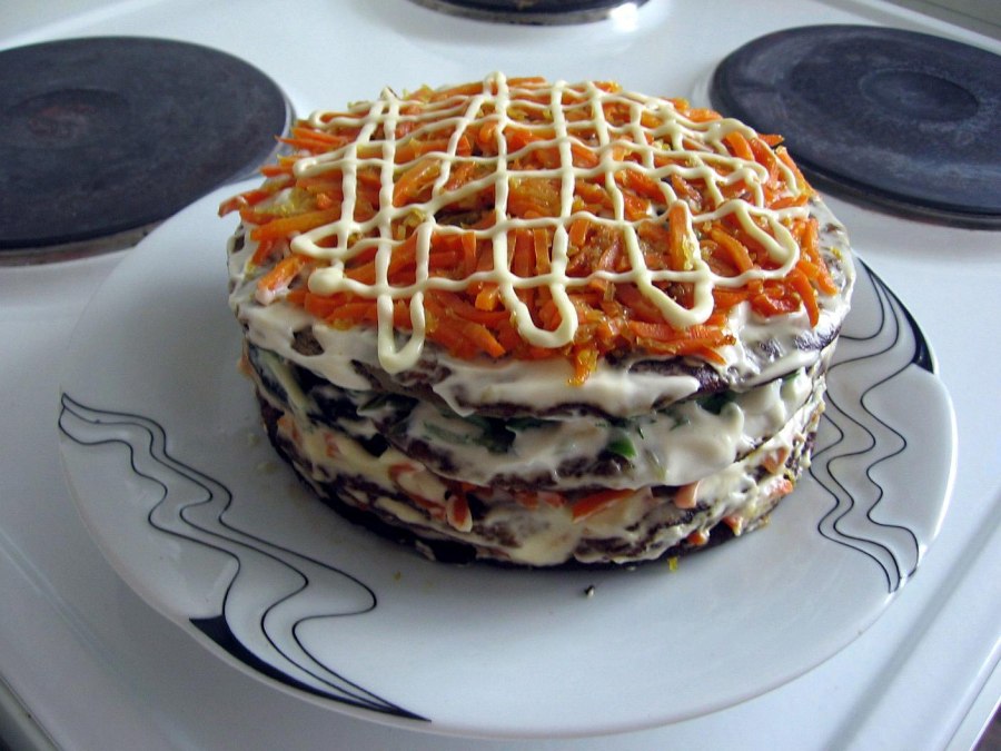 Печёночный торт с грибами