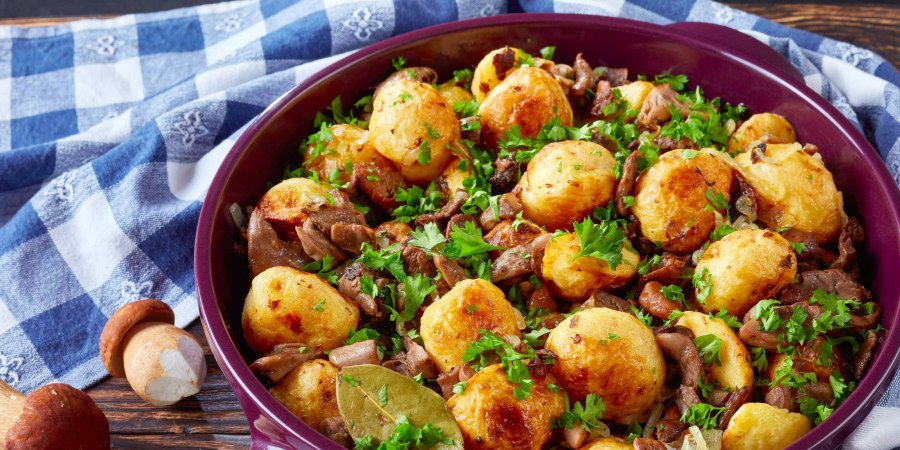 Картофель с грибами в духовке