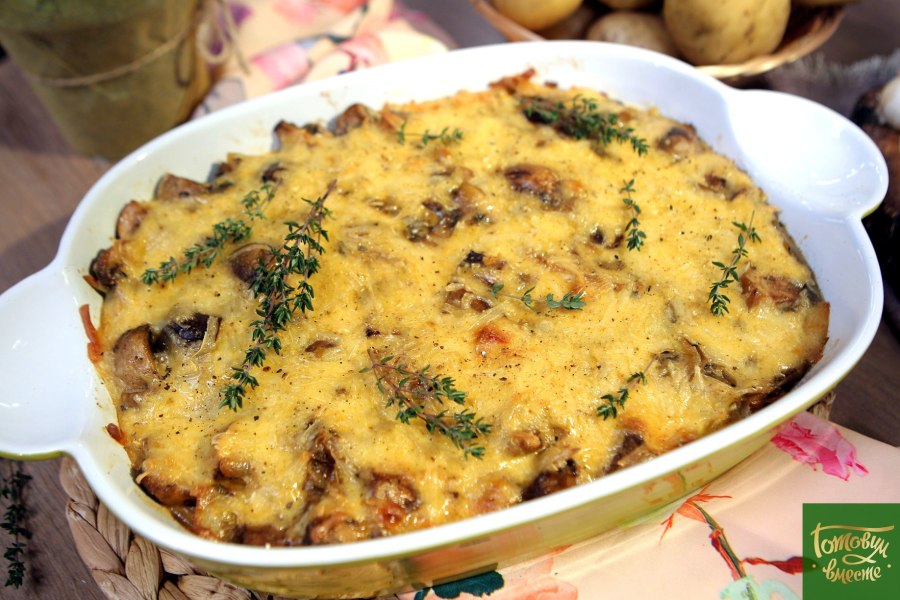 Картошка с грибами и сыром в духовке