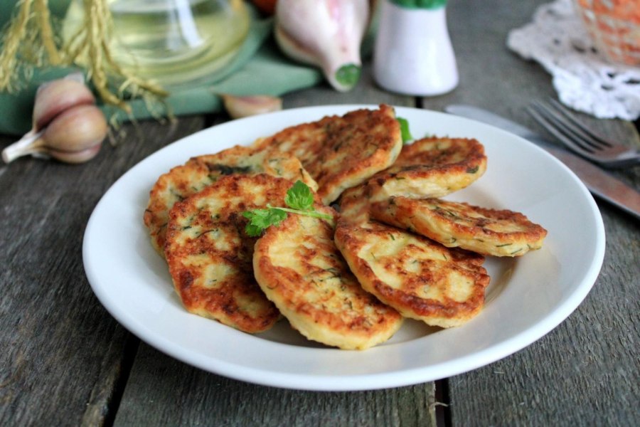 Кабачковые оладьи с сыром