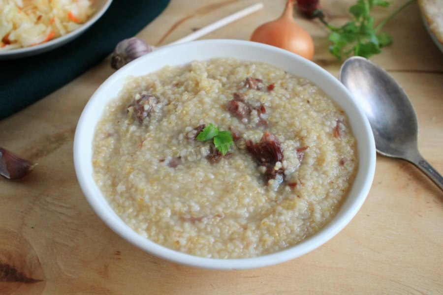Пшенная каша с изюмом