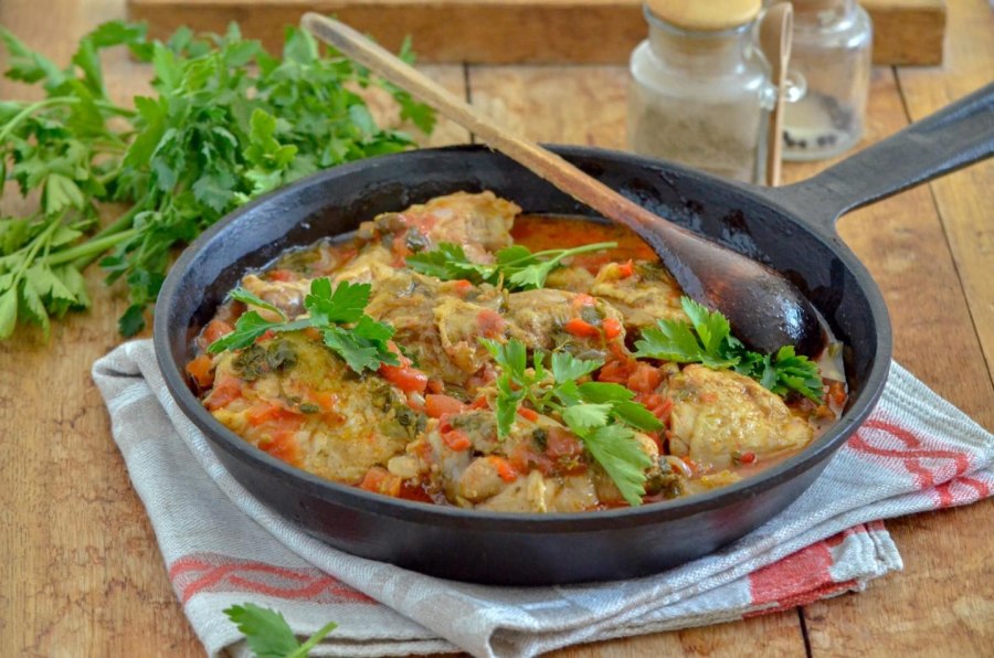 Гуляш из куриных желудков