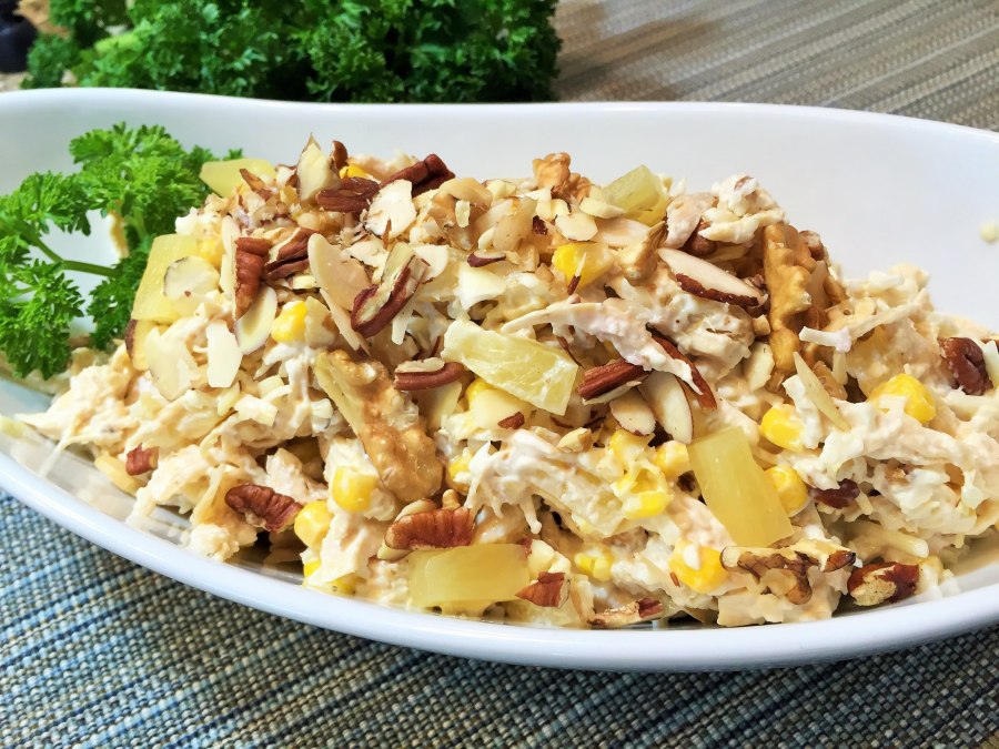 Салат куриная грудка с ананасом