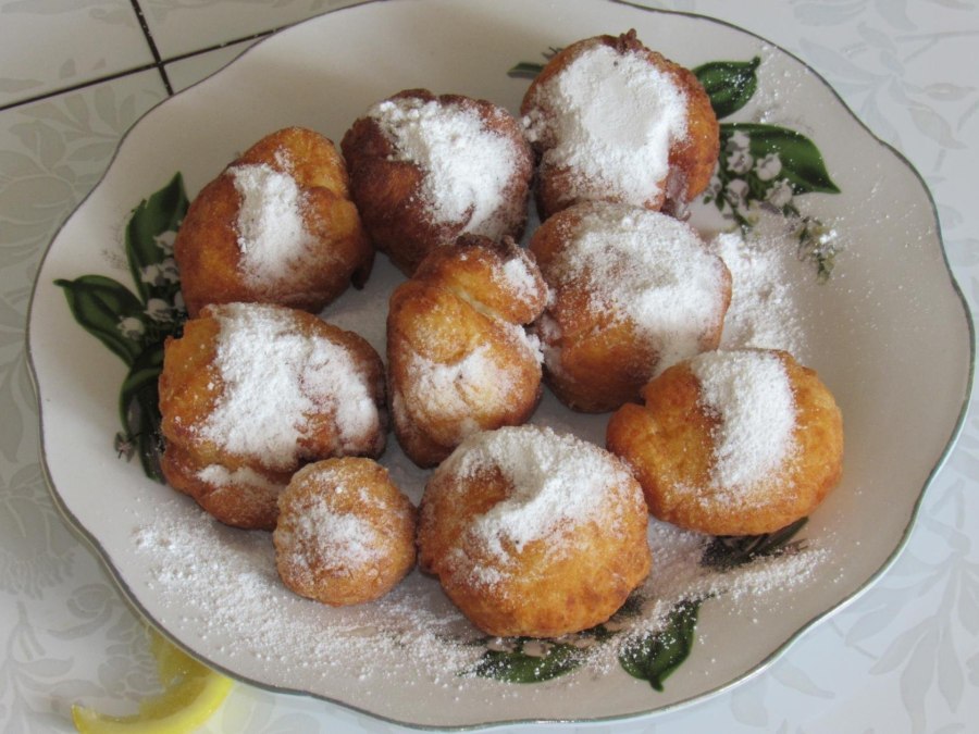 Шарики из мягкого сыра