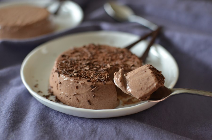 Десерт из желатина и какао