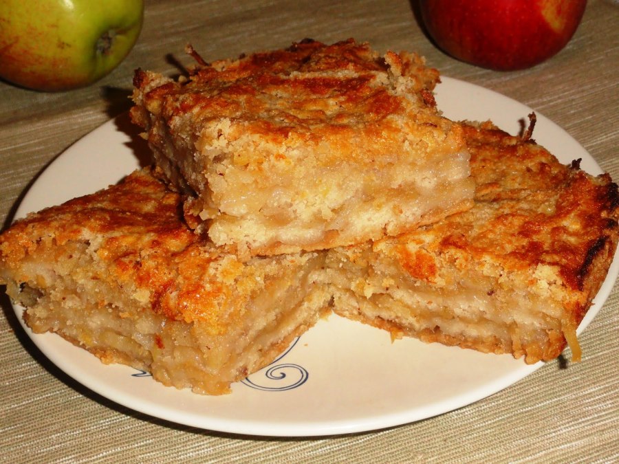Болгарский яблочный пирог
