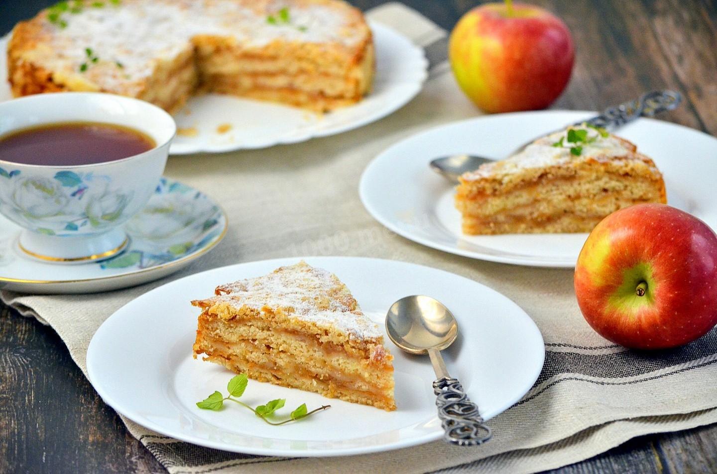 Насыпной пирог с яблоками три стакана. Насыпной пирог с яблоками. Насыпной пирог сладкий. Яблочный насыпной пирог безглютеновый. Завтрак слойка с яблоком фото.