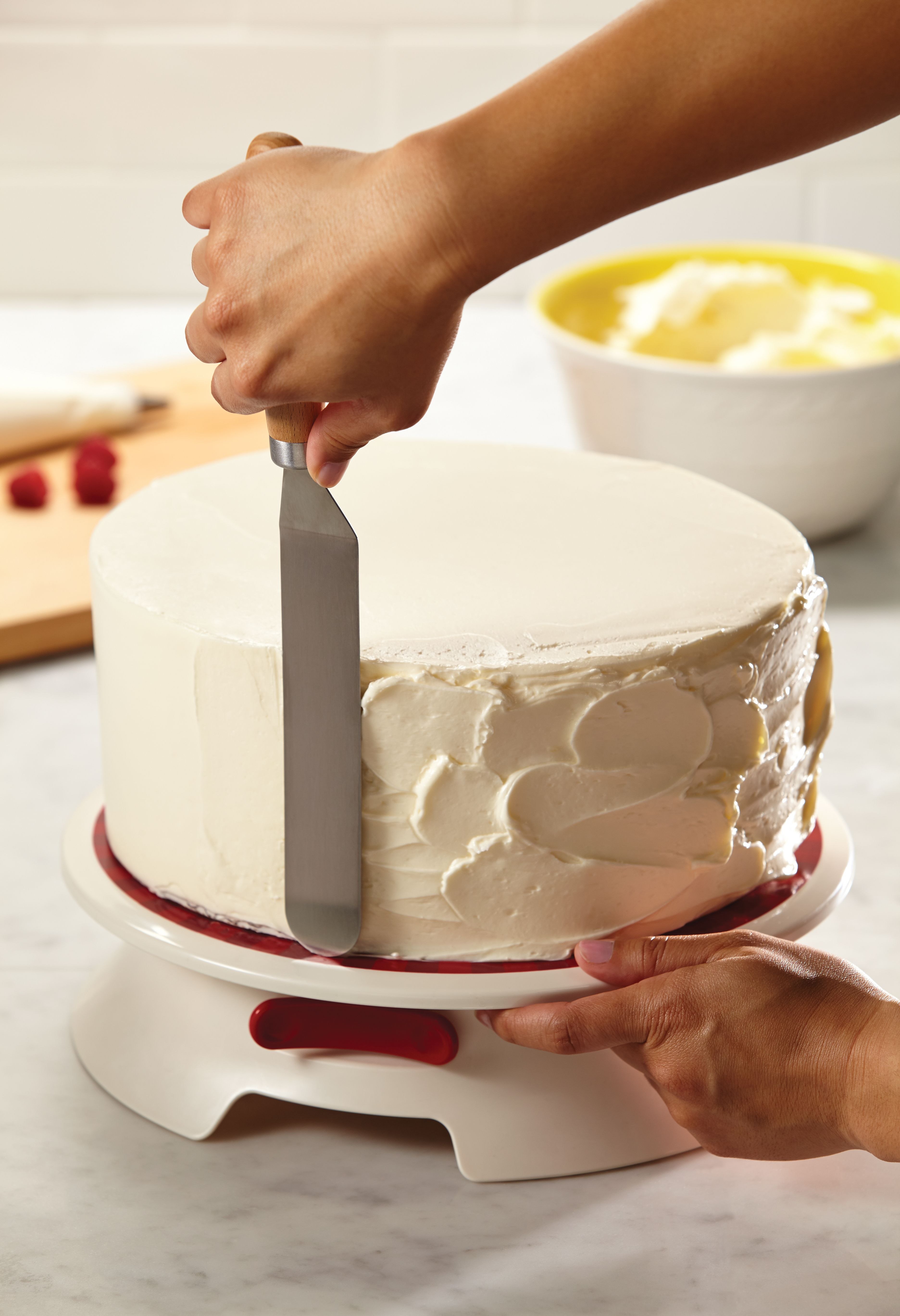 Идеальное выравнивание торта. Украшение боков торта. Украсить бока торта. Выравнивание торта. Выравниватель для торта.