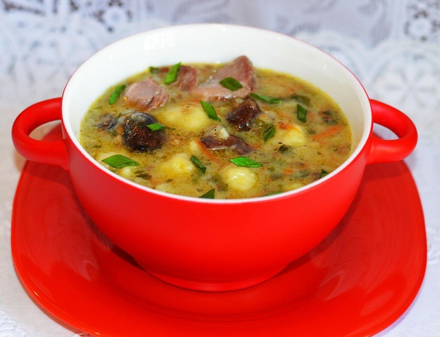 Сварить вкуснейший супчик. Грибной суп с клецками. Гречнево грибной суп. Гречневый суп с шампиньонами. Суп картофельный с грибами.