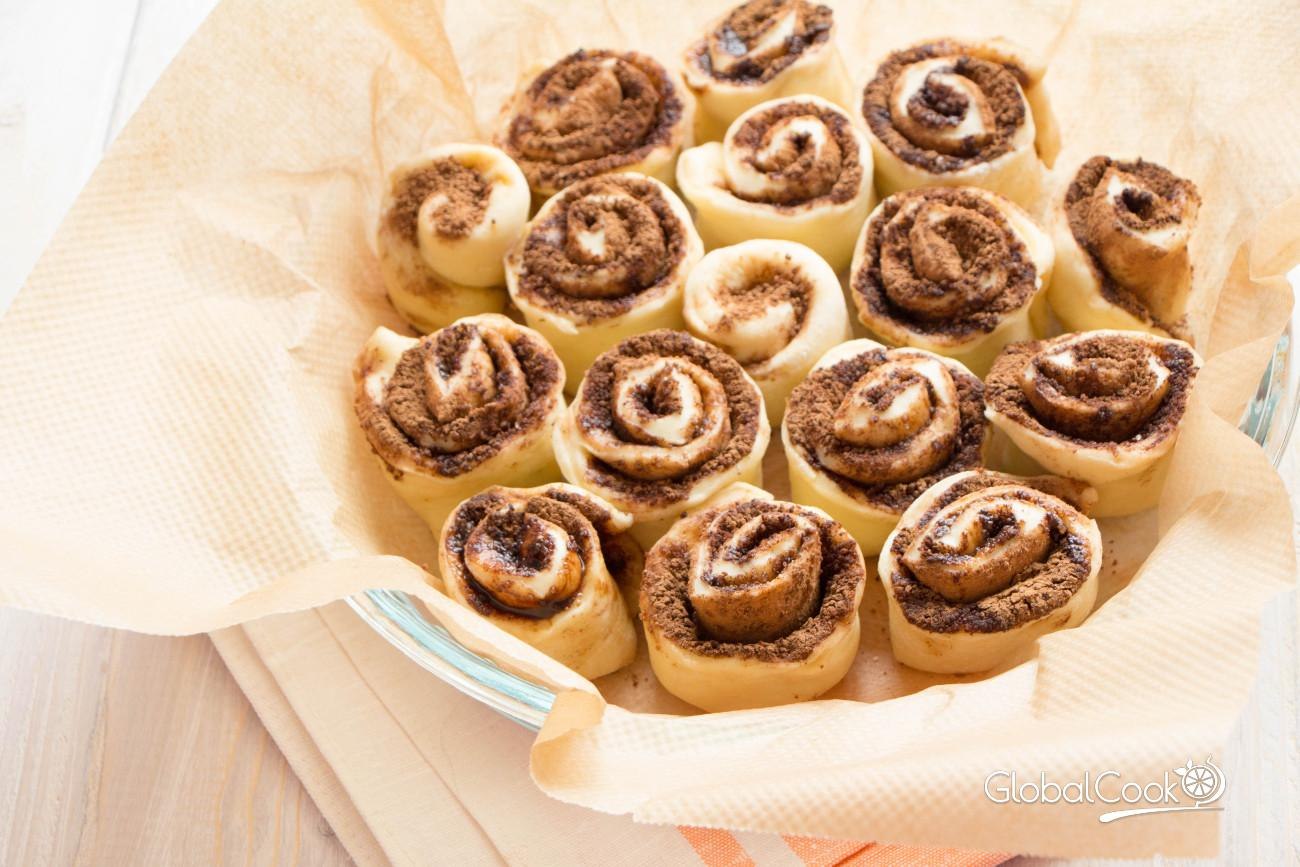 Булочки синабон рецепт с фото пошагово. Синнабон булочки синабон. Cinnabon булочки. Американские булочки синабон. Синабон с корицей.