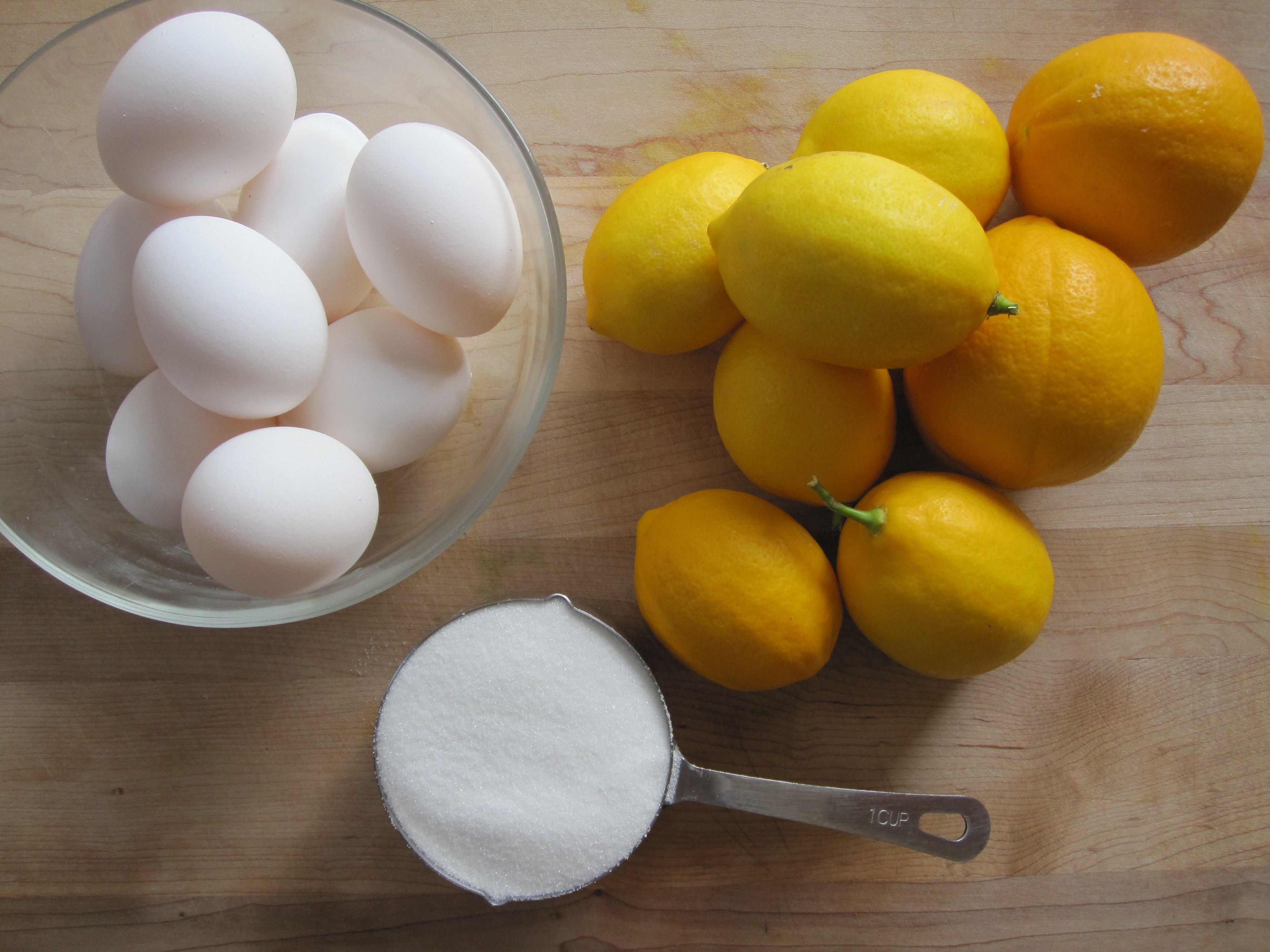 Маска яйцо лимон. Яйцо и лимон. Яичная скорлупа с лимоном. Скорлупа яиц и лимон. Яйцо в лимонном соке.