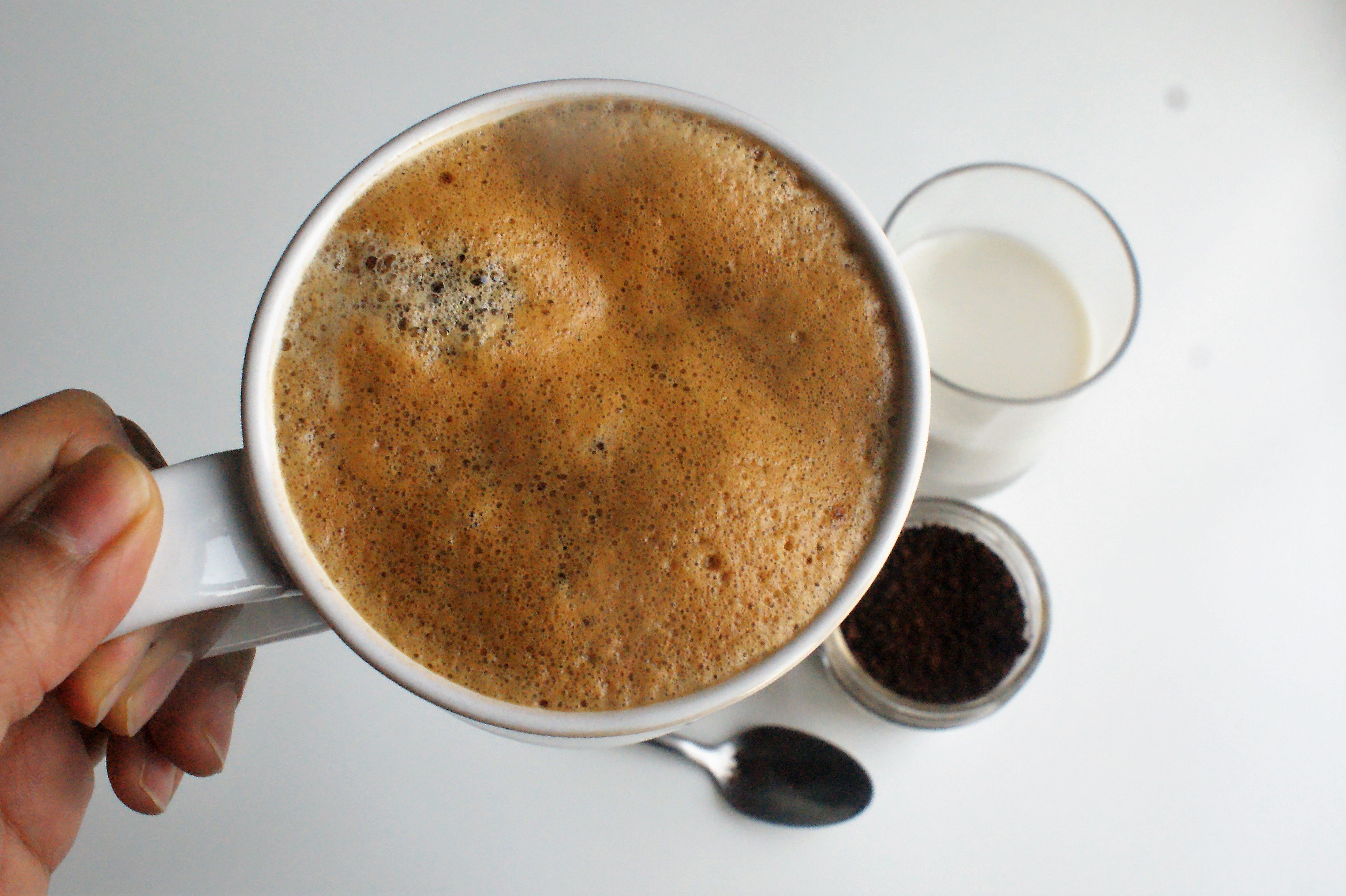 Из чего делают растворимый кофе. Кофе Индия. Приготовление растворимый кофе. Кофе растворимый фото. Южно-индийский фильтрованный кофе.
