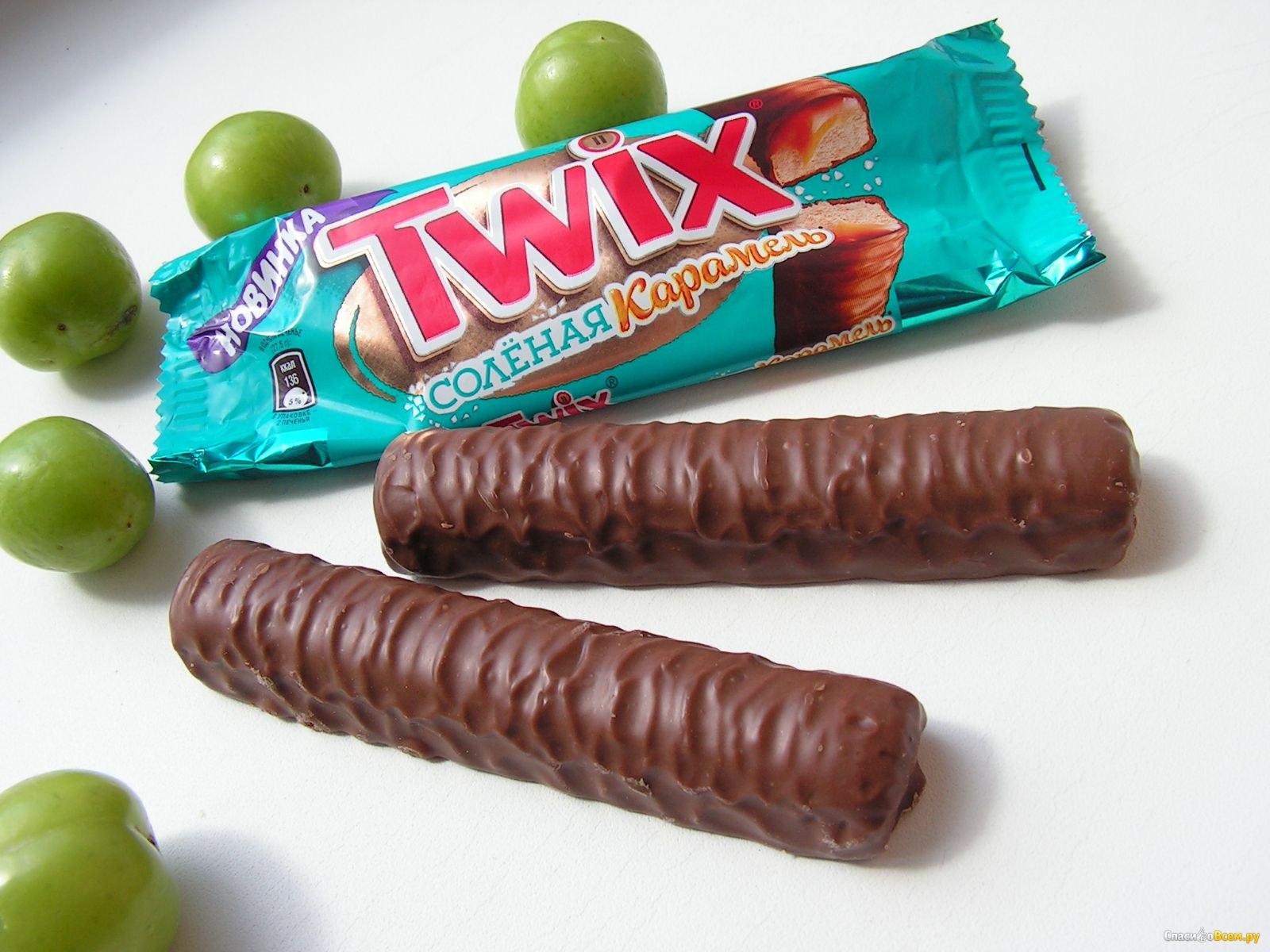 Твикс шоколад. Батончик Twix соленая карамель 55г. Twix соленая карамель. Шоколад Твикс соленая карамель. Твикс батончик 2 палочки.