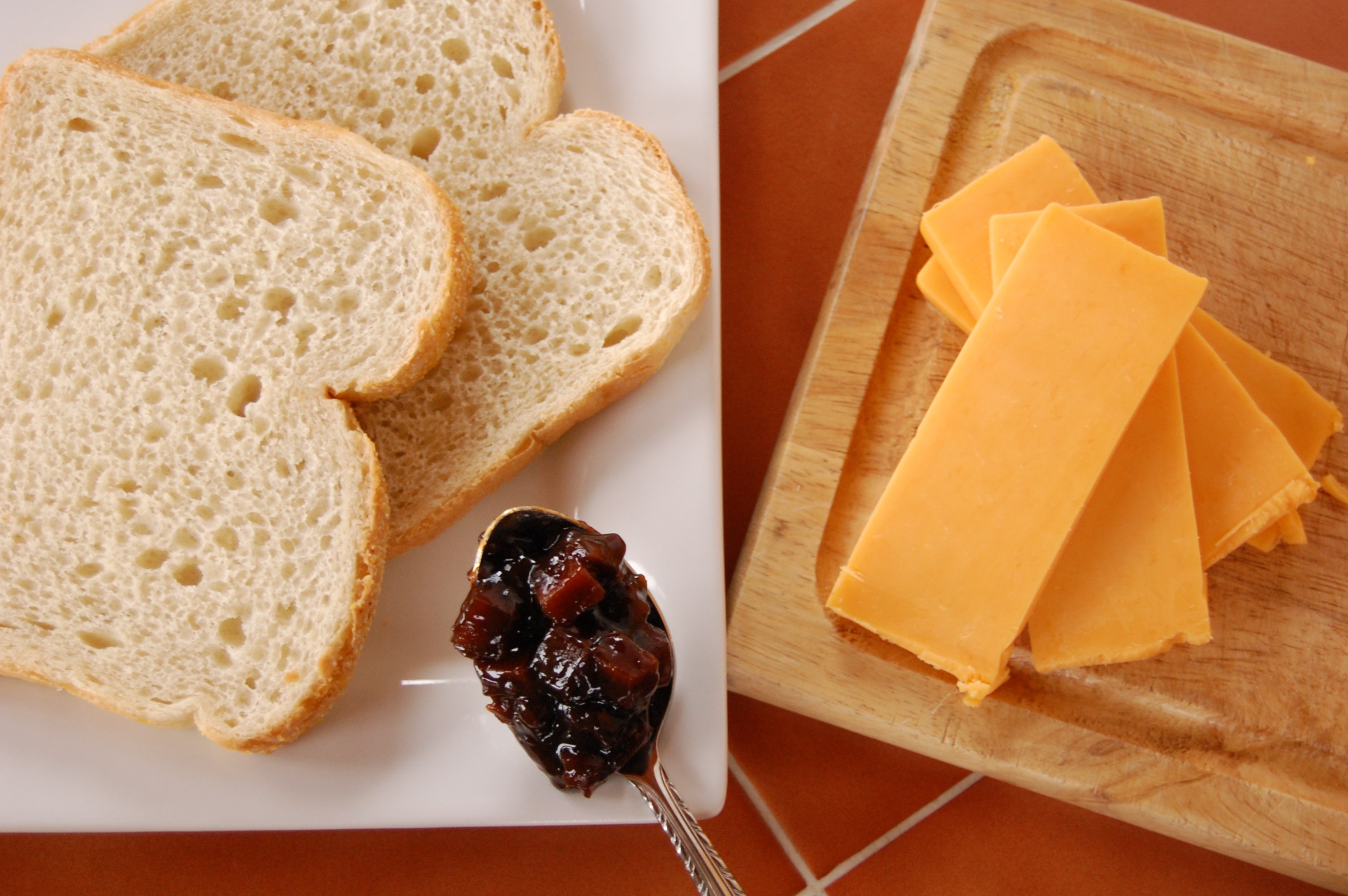 Фото сыр филе. Чиззи Чеддер. Cheese and Pickle Sandwich. Ploughmans Cheese. Cheese within some Pickled products.