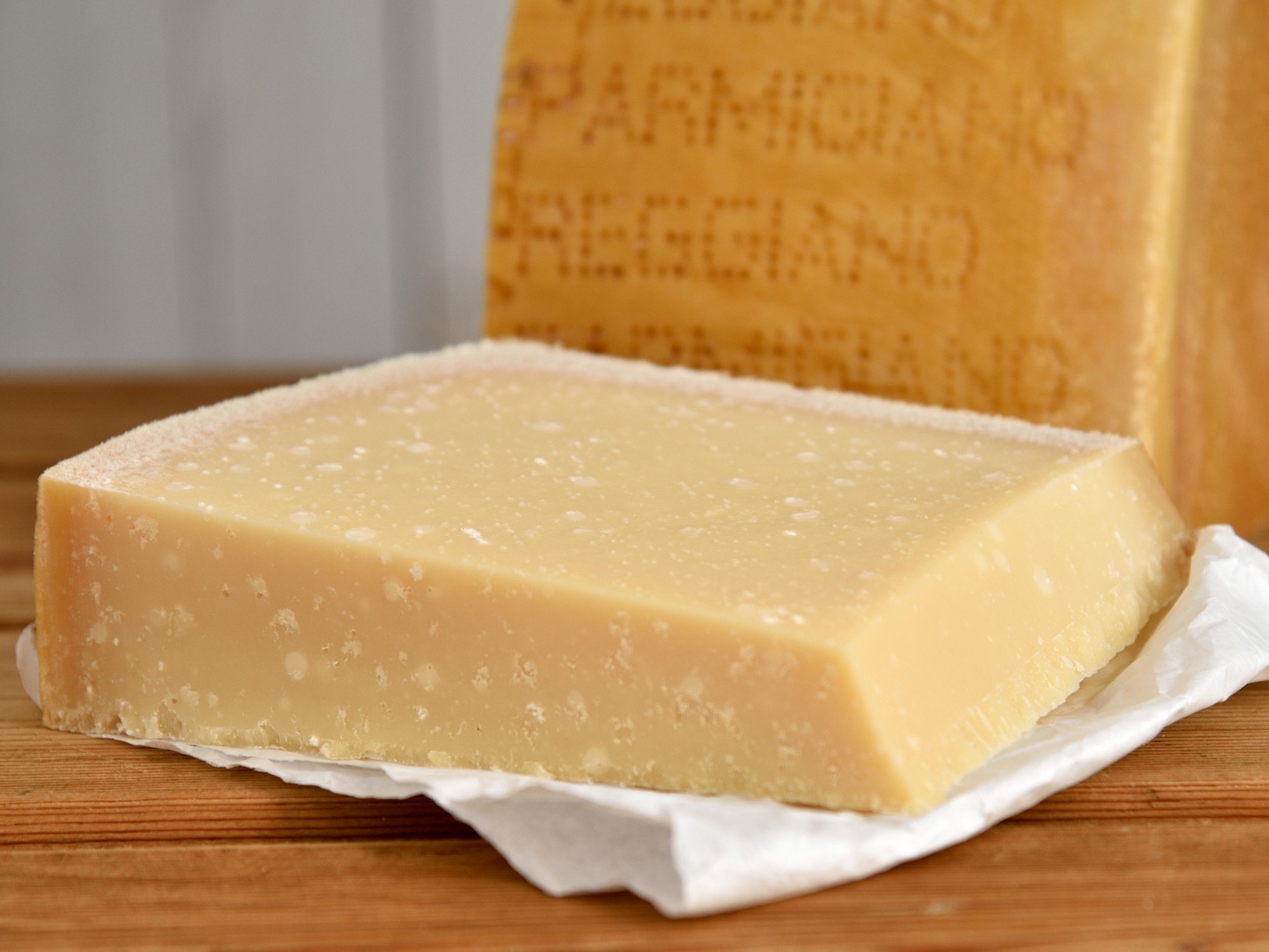 Сыр растительного происхождения. Сыр Демос. Сыр пармезан. Сыр твердый. Сыр Прибалтийский.