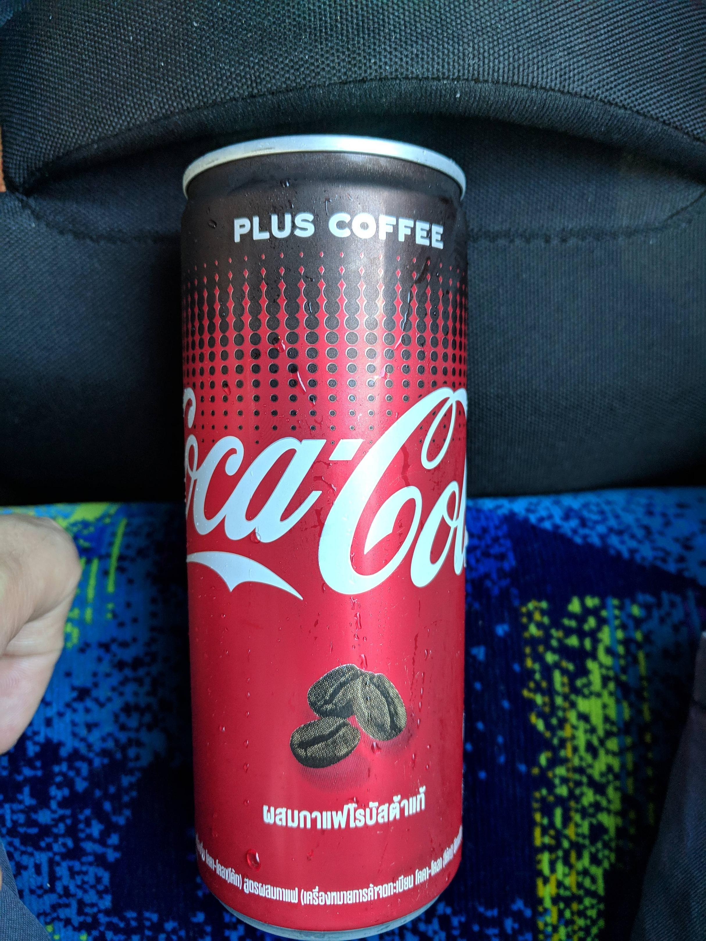 Кола с кофе. Coca-Cola Plus Coffee. Энергетический напиток Coffee Cola. Энергетик с кофе.